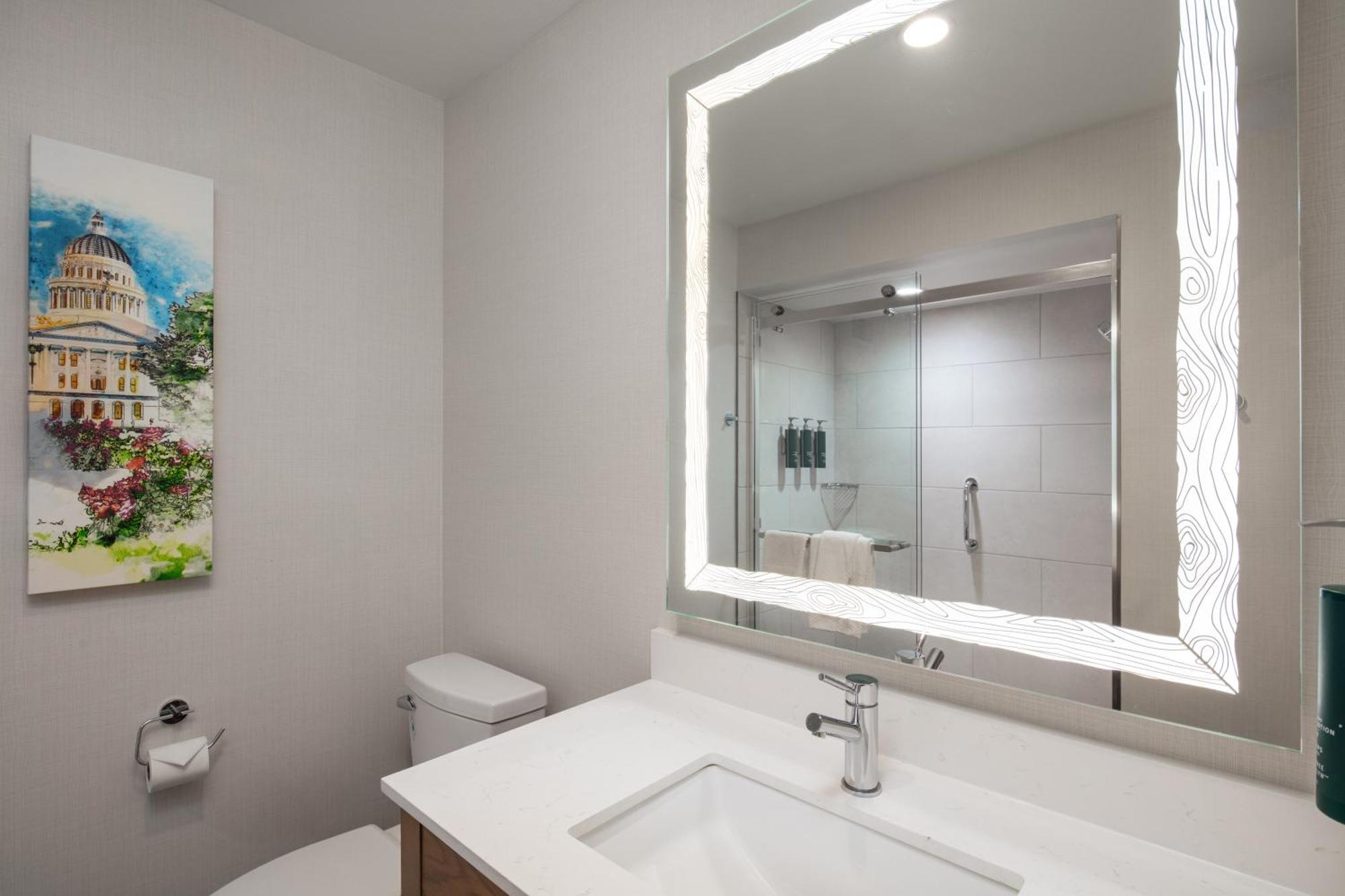 Two-Bedroom Suite,1525066108:JPEG
