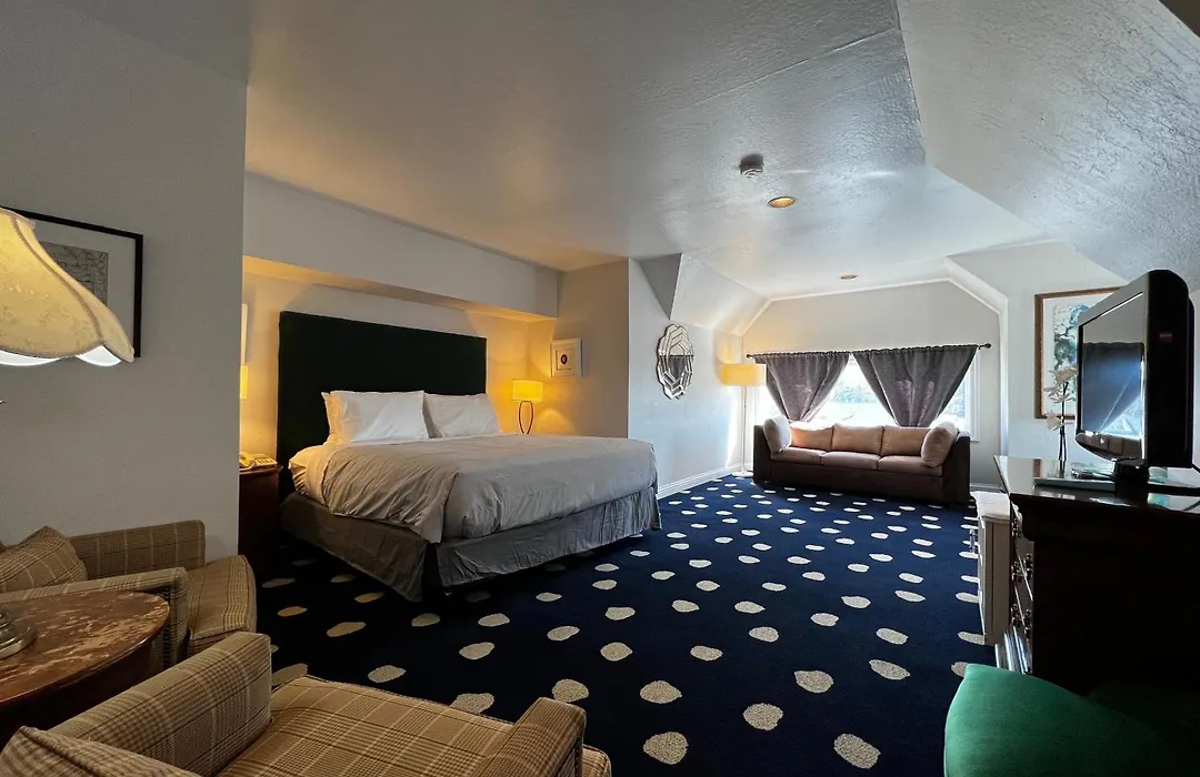 The Sterling Hotel-1